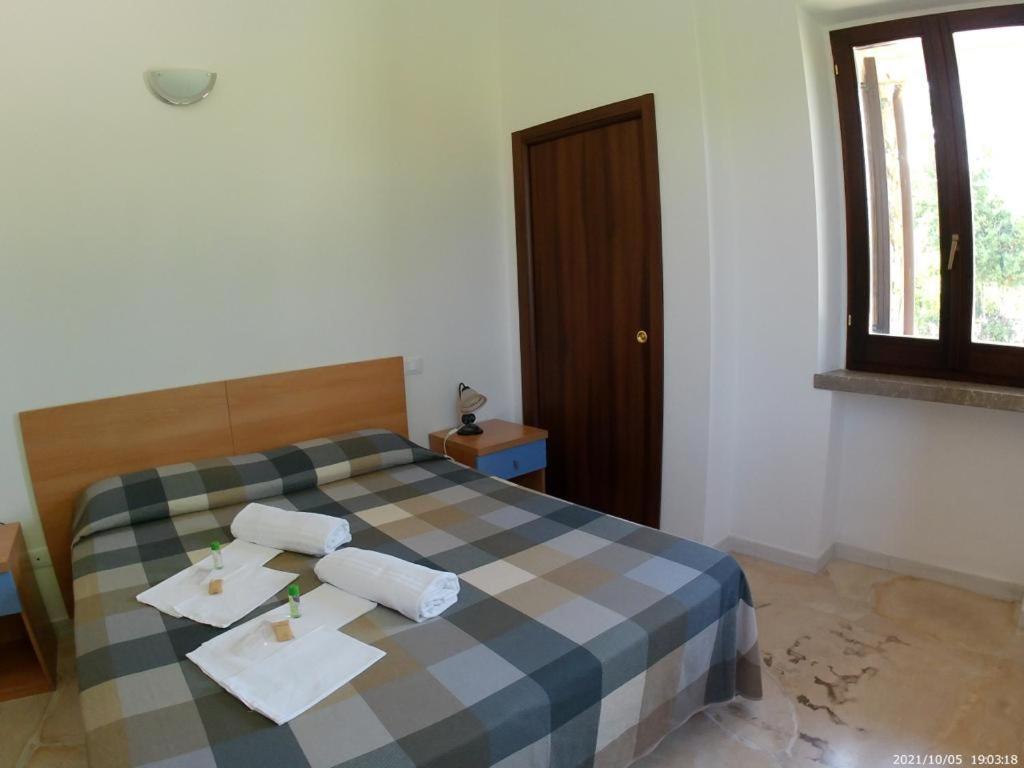 Terrae Eremis: Ristorante, Bar, B&B Roccamorice 외부 사진